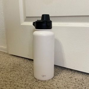 Simple Modern Summit Water Bottle 32oz